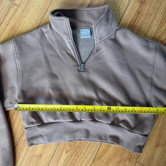 TNA Cozy 1/4-Zip Cropped Sweatshirt - Taupe size Small - Picture 8 of 10